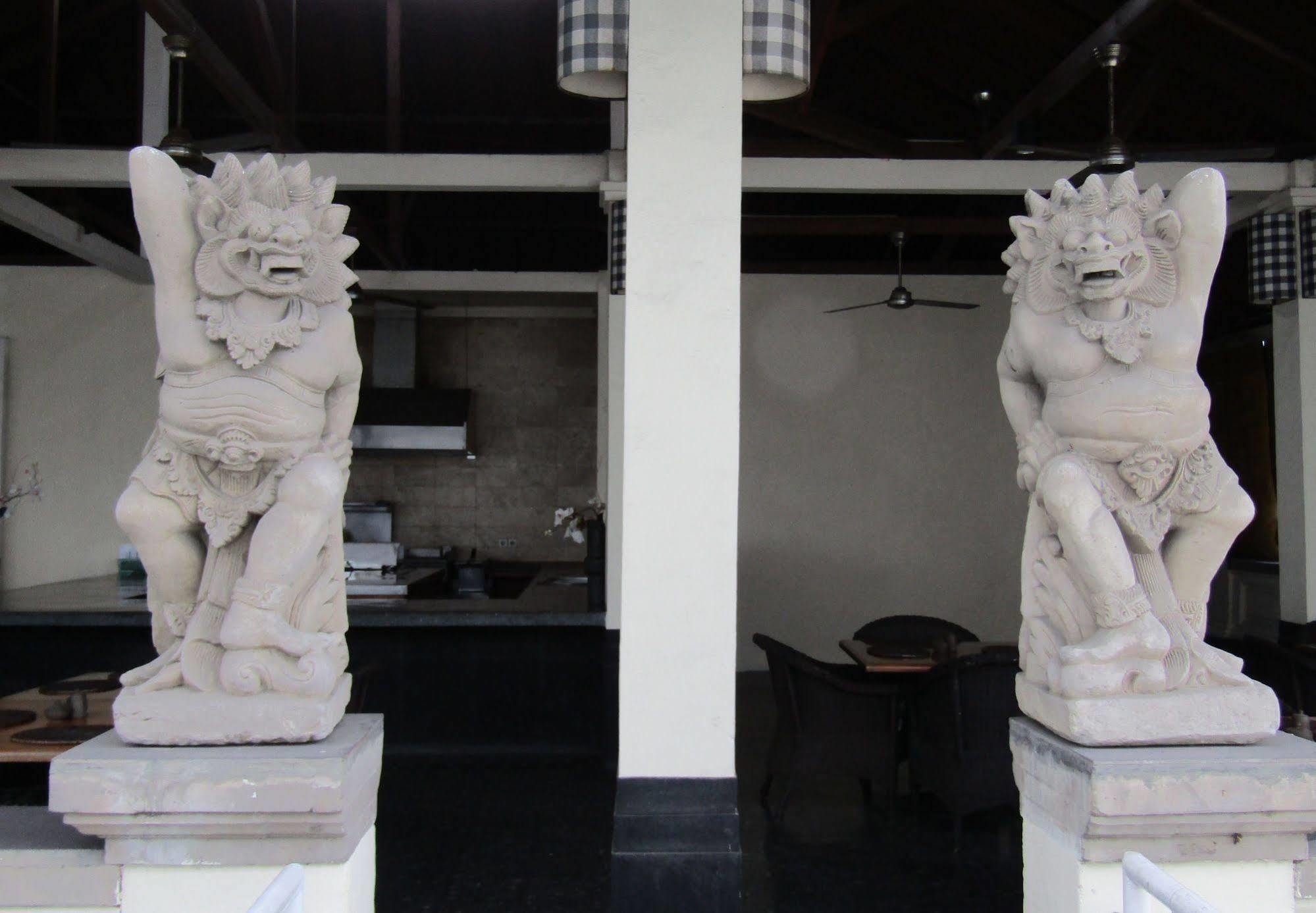 Capital O 93809 Wida Hotel Legian Exterior foto