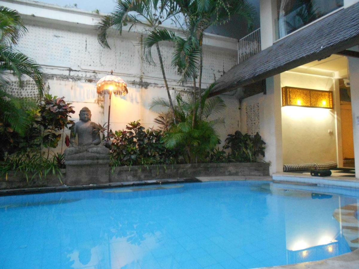 Capital O 93809 Wida Hotel Legian Exterior foto